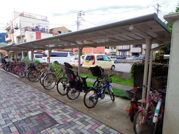 静岡駅 バス17分  安東小学校前下車：停歩1分 1階の物件外観写真